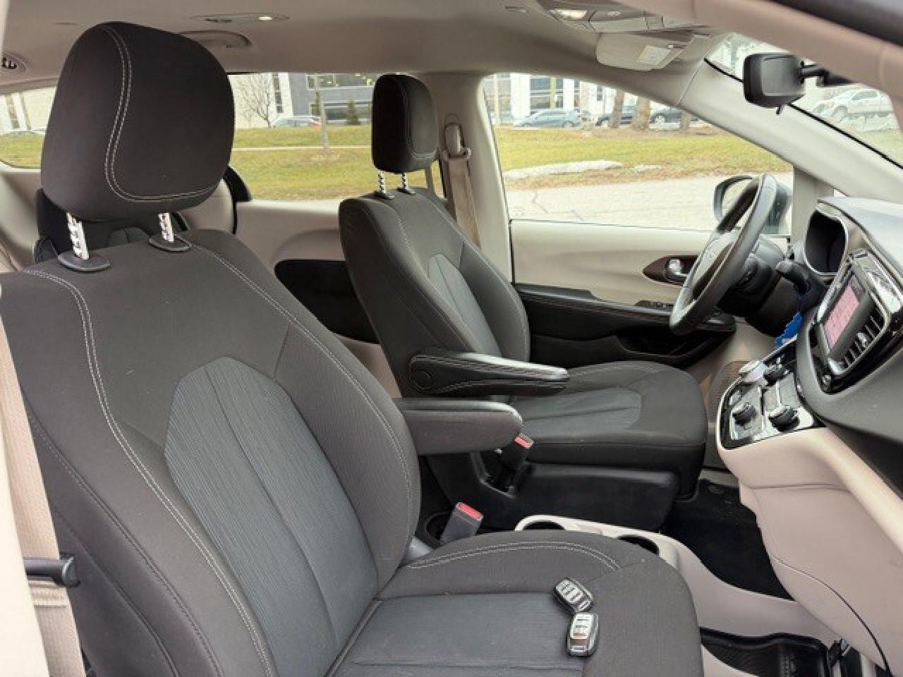 2022 Chrysler Grand Caravan SXT FWD V6 REMOTE STARTER 1 OWNER Photo