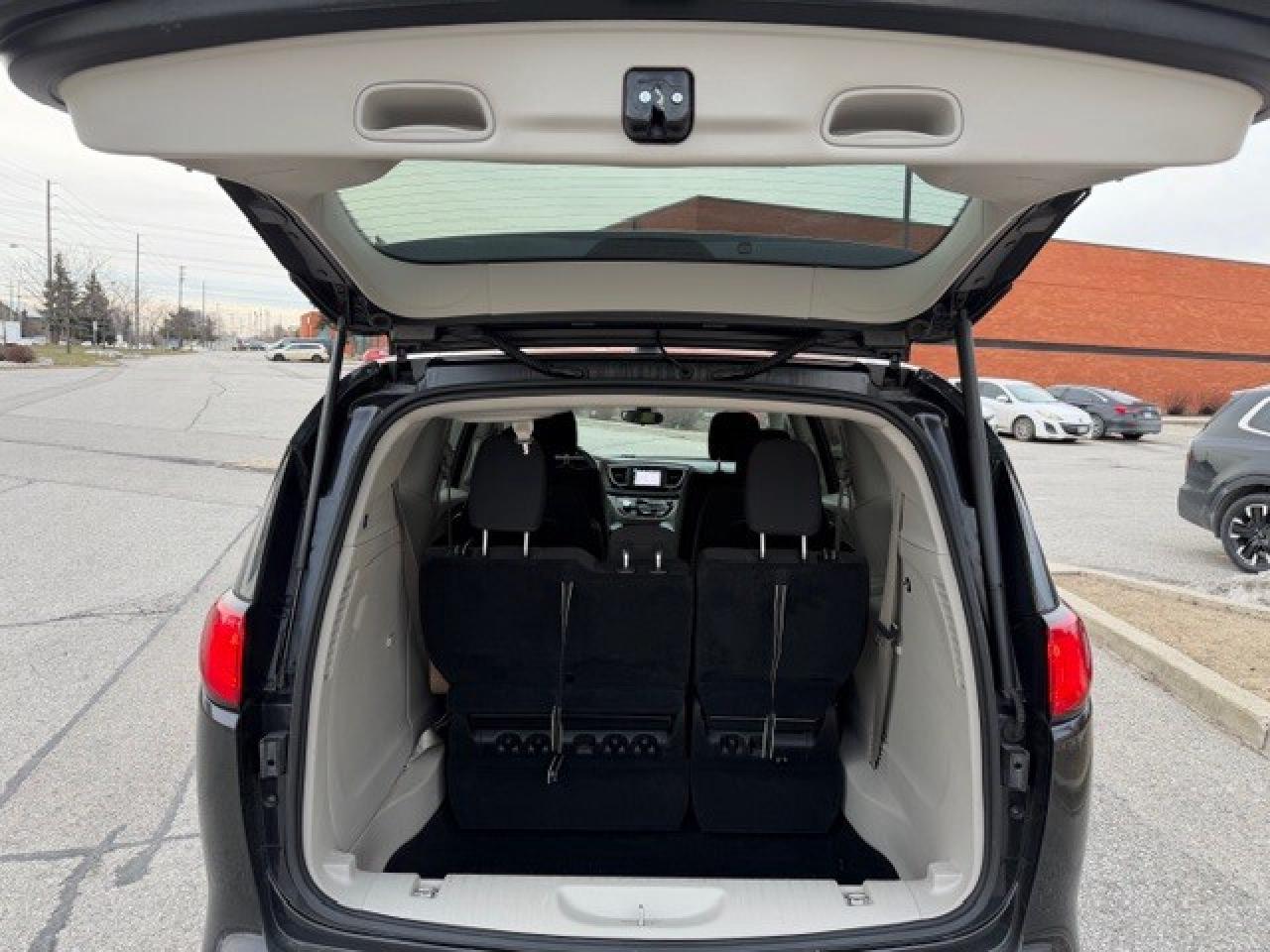 2022 Chrysler Grand Caravan SXT FWD V6 REMOTE STARTER 1 OWNER Photo