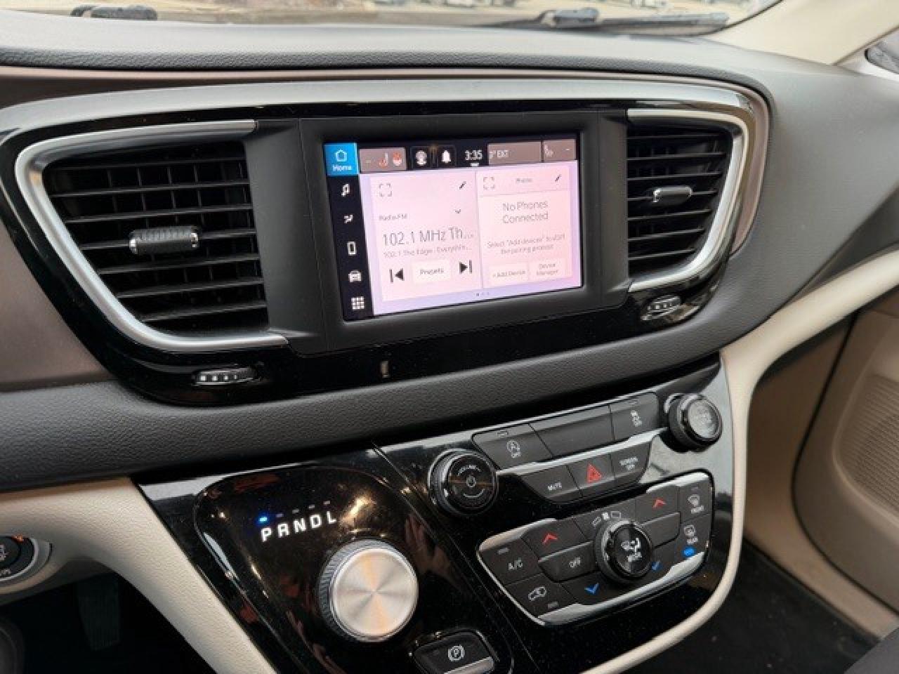 2022 Chrysler Grand Caravan SXT FWD V6 REMOTE STARTER 1 OWNER Photo