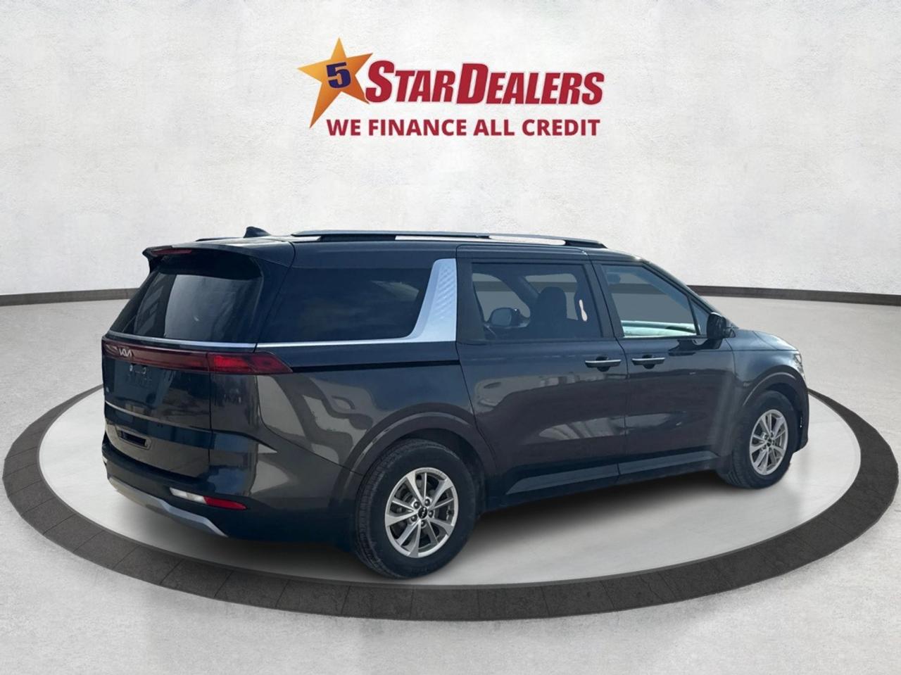 2024 Kia Carnival 8 PASS FWD HEATED SEATS! WE FINANCE ALL CREDIT! Photo