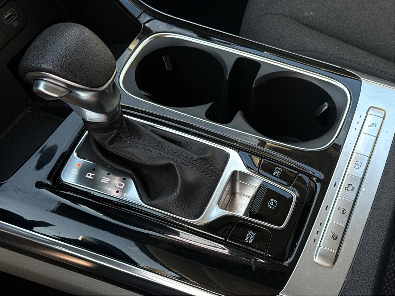 2024 Kia Carnival 8 PASS FWD HEATED SEATS! WE FINANCE ALL CREDIT! Photo