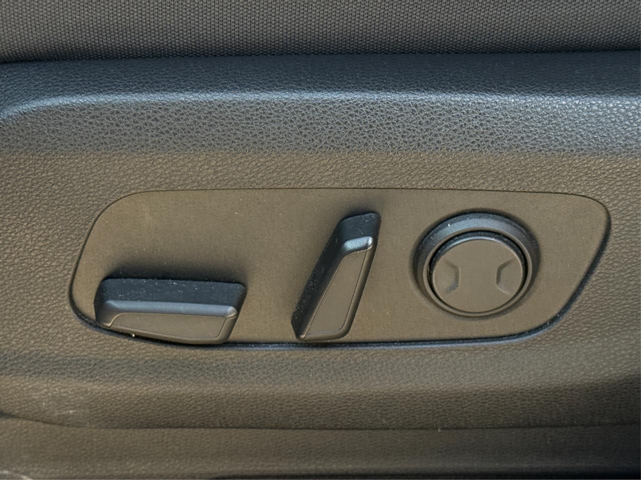 2024 Kia Carnival 8 PASS FWD HEATED SEATS! WE FINANCE ALL CREDIT! Photo