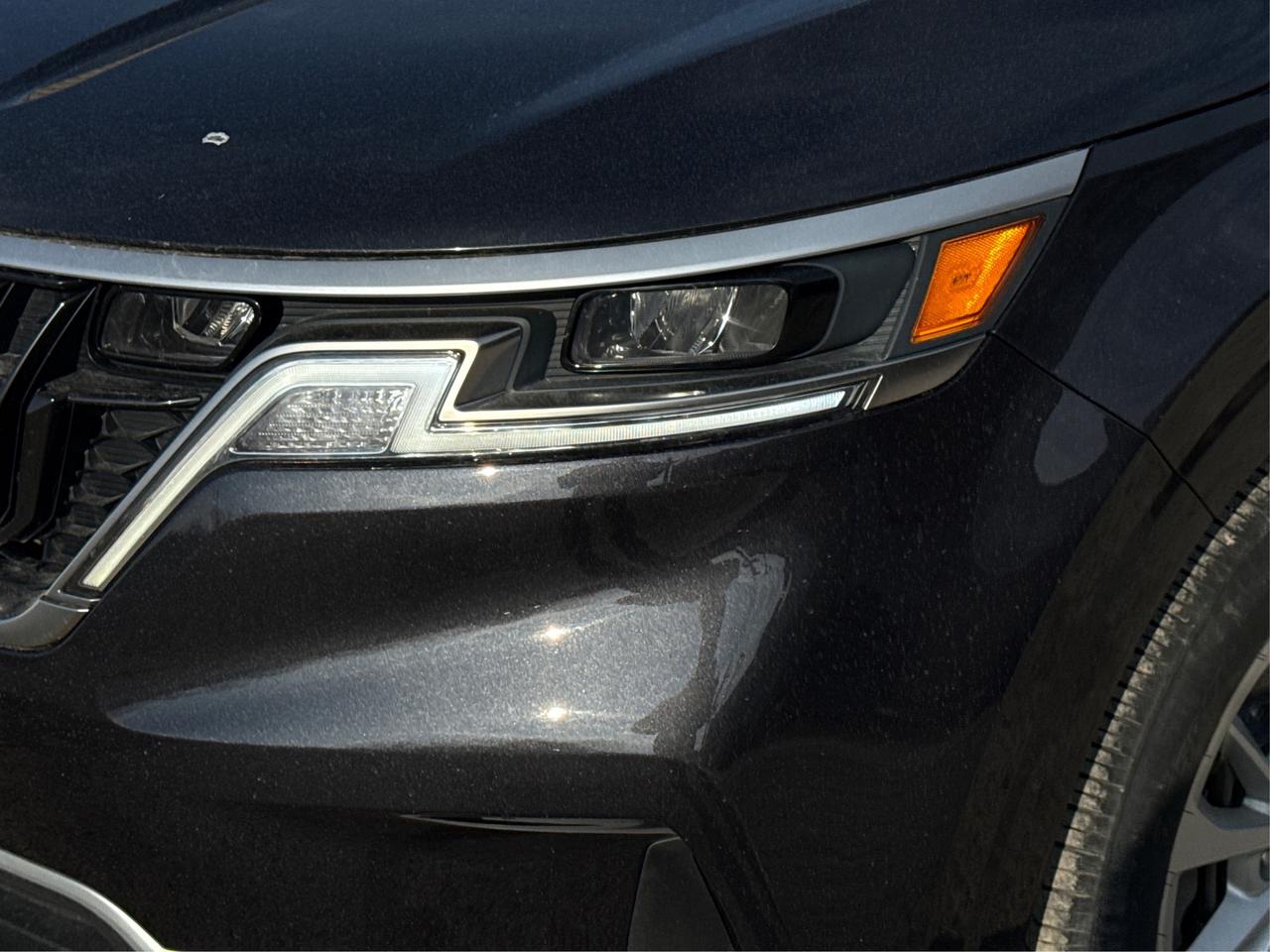 2024 Kia Carnival 8 PASS FWD HEATED SEATS! WE FINANCE ALL CREDIT! Photo