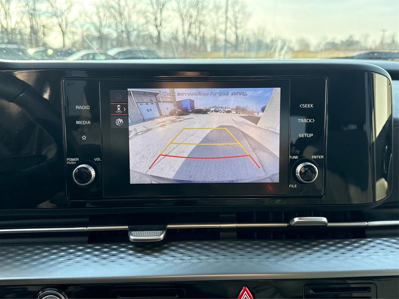 2024 Kia Carnival 8 PASS FWD HEATED SEATS! WE FINANCE ALL CREDIT! Photo