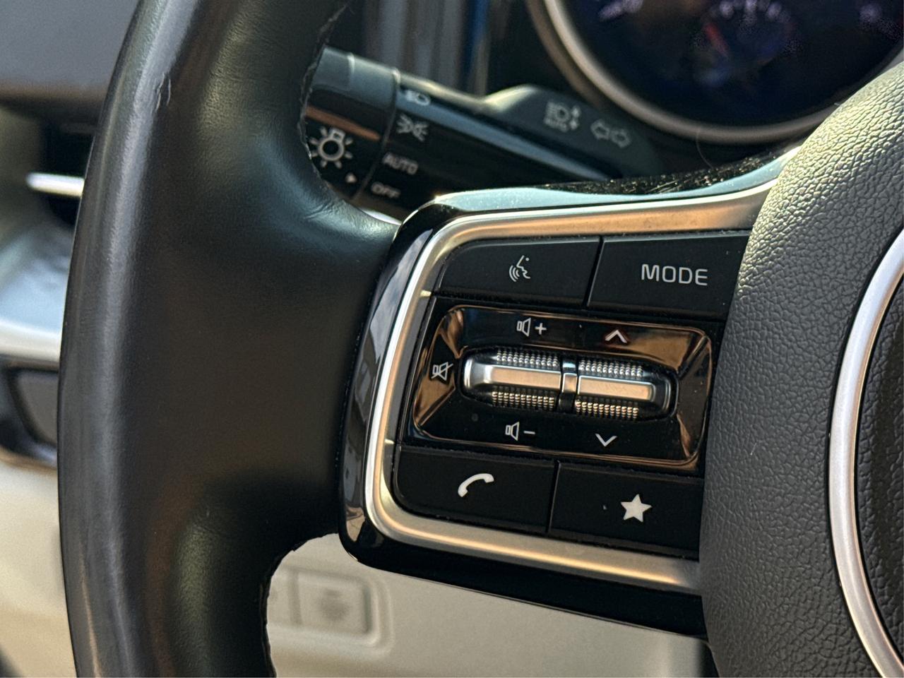 2024 Kia Carnival 8 PASS FWD HEATED SEATS! WE FINANCE ALL CREDIT! Photo