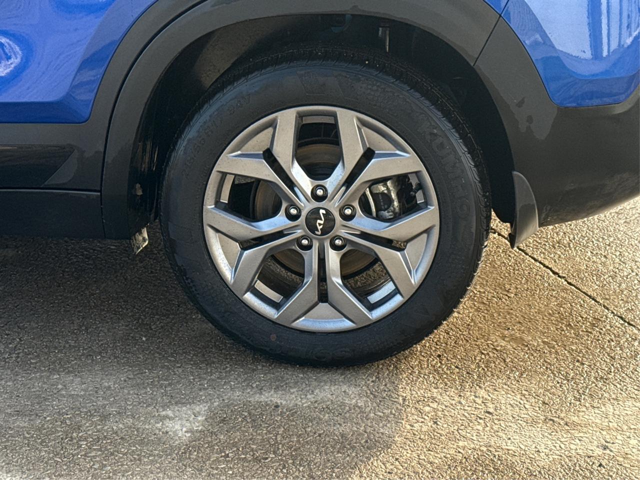 2024 Kia Seltos AWD SUNROOF HEATED SEATS  WE FINANCE ALL CREDIT! Photo