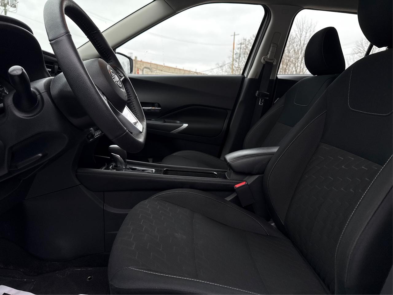 2024 Nissan Kicks SV HEATED SEATS REMOTE START WE FINANCE ALL CREDIT Photo