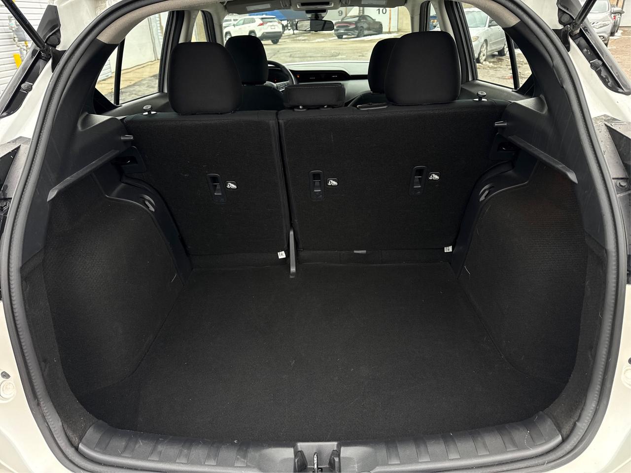 2024 Nissan Kicks SV HEATED SEATS REMOTE START WE FINANCE ALL CREDIT Photo