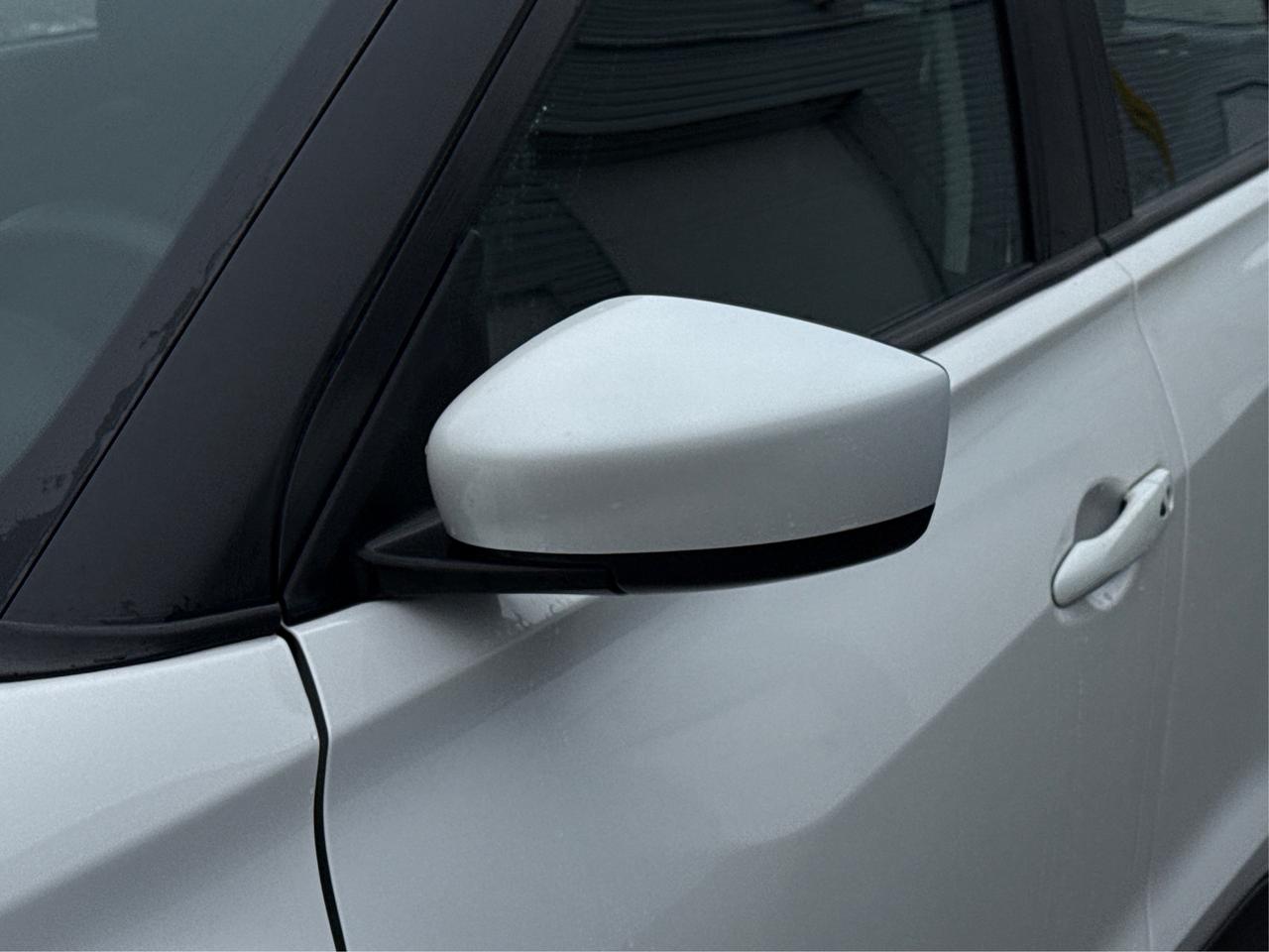 2024 Nissan Kicks SV HEATED SEATS REMOTE START WE FINANCE ALL CREDIT Photo