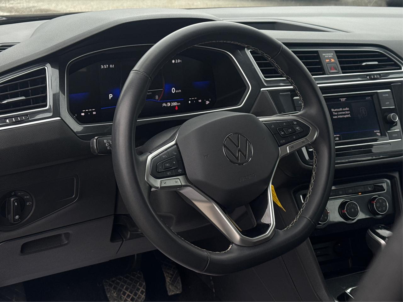 2024 Volkswagen Tiguan AWD HEATED SEATS MINT WE FINANCE ALL CREDIT! Photo