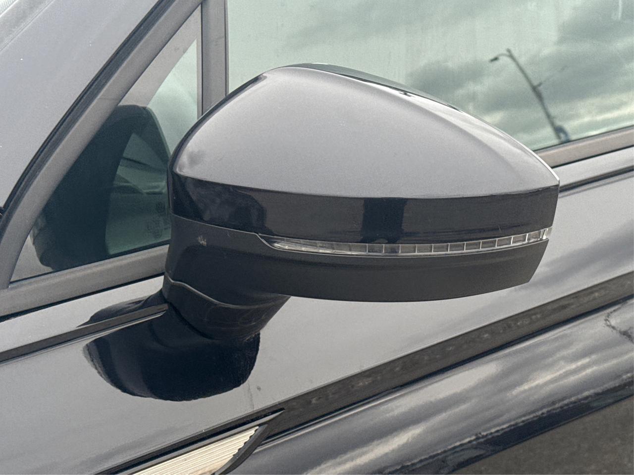 2024 Volkswagen Tiguan AWD HEATED SEATS MINT WE FINANCE ALL CREDIT! Photo