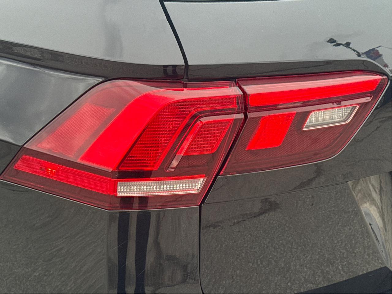 2024 Volkswagen Tiguan AWD HEATED SEATS MINT WE FINANCE ALL CREDIT! Photo