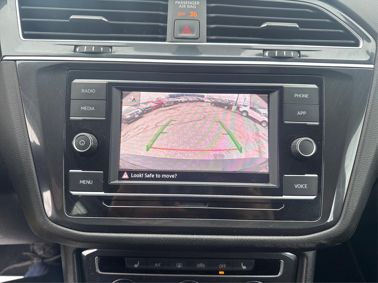 2024 Volkswagen Tiguan AWD HEATED SEATS MINT WE FINANCE ALL CREDIT! Photo