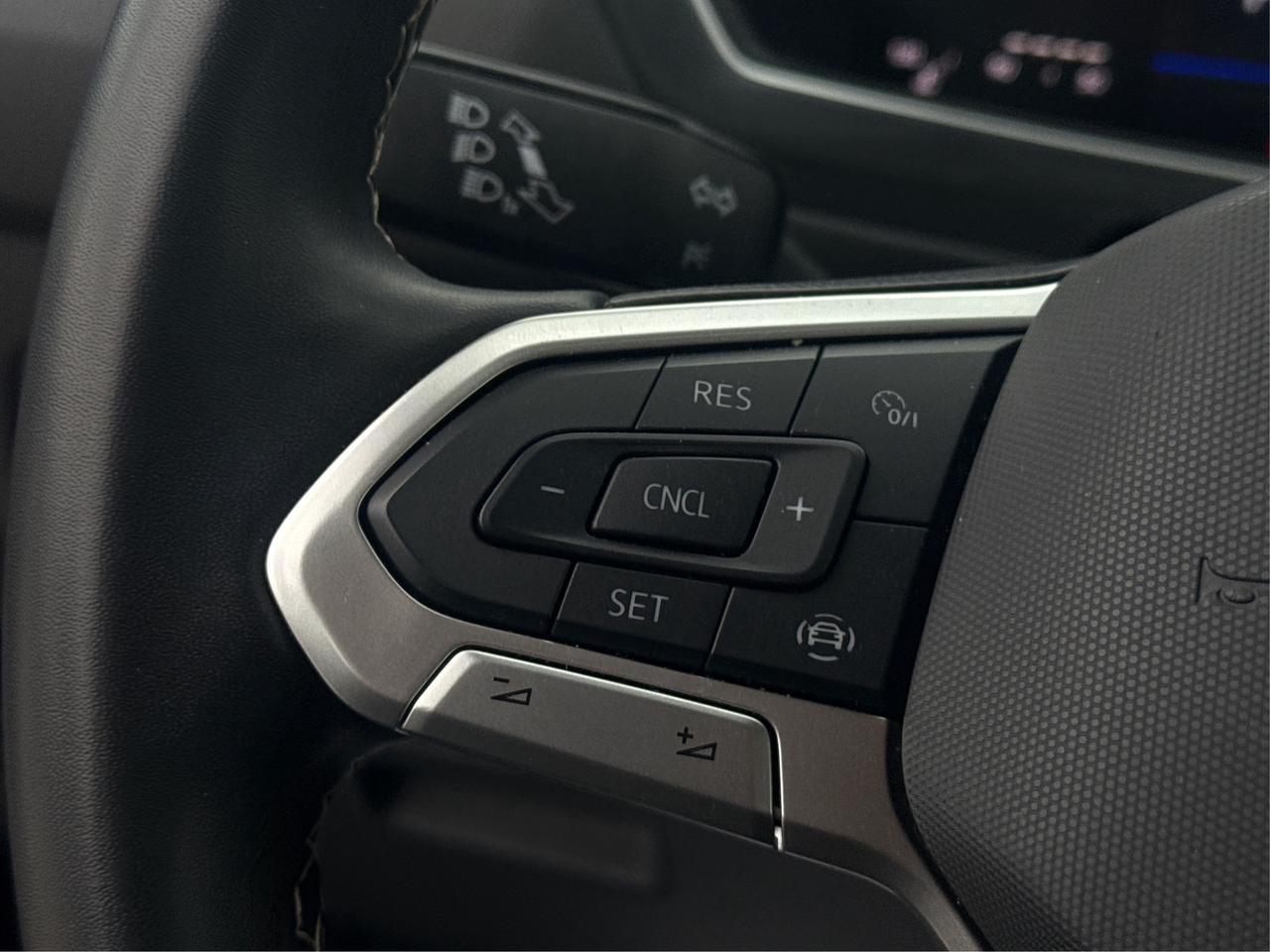 2024 Volkswagen Tiguan AWD HEATED SEATS MINT WE FINANCE ALL CREDIT! Photo