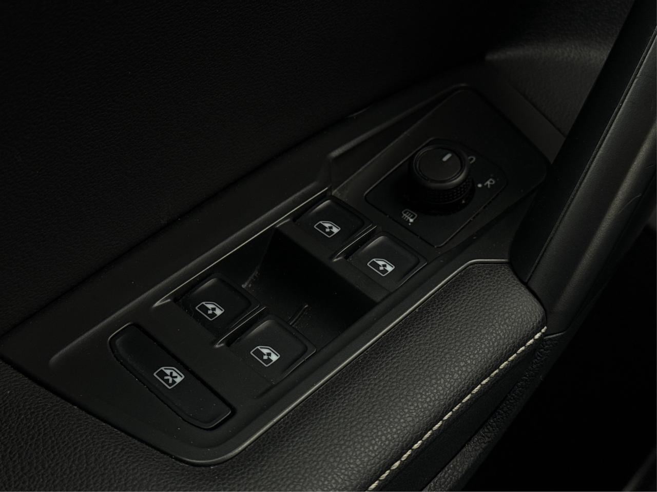 2024 Volkswagen Tiguan AWD HEATED SEATS MINT WE FINANCE ALL CREDIT! Photo