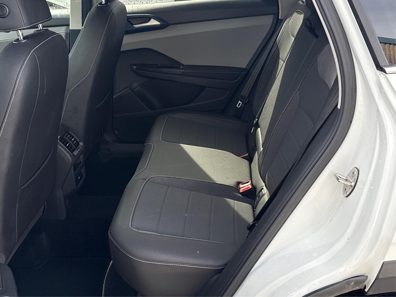 2024 Volkswagen Taos MINT CONDITION! LIKE NEW!  WE FINANCE ALL CREDIT Photo