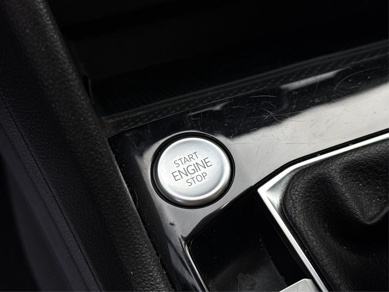 2024 Volkswagen Taos MINT CONDITION! LIKE NEW!  WE FINANCE ALL CREDIT Photo