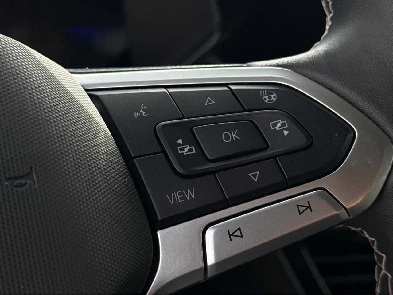 2024 Volkswagen Taos MINT CONDITION! LIKE NEW!  WE FINANCE ALL CREDIT Photo