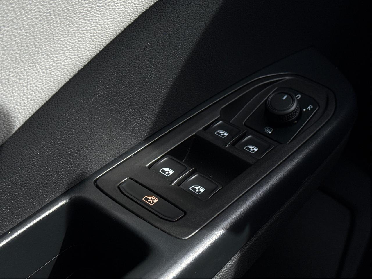 2024 Volkswagen Taos MINT CONDITION! LIKE NEW!  WE FINANCE ALL CREDIT Photo