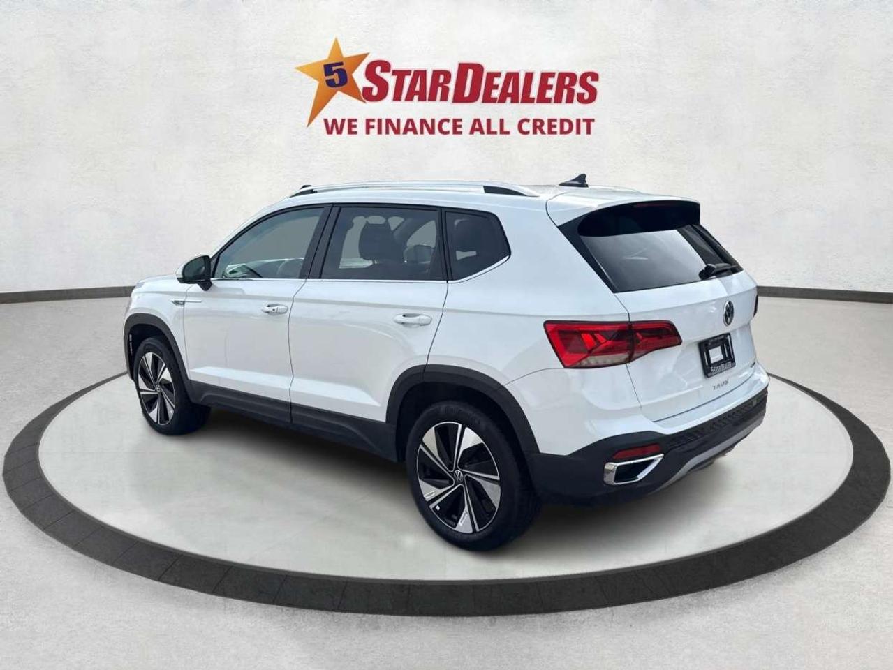 2024 Volkswagen Taos MINT CONDITION! LIKE NEW!  WE FINANCE ALL CREDIT Photo