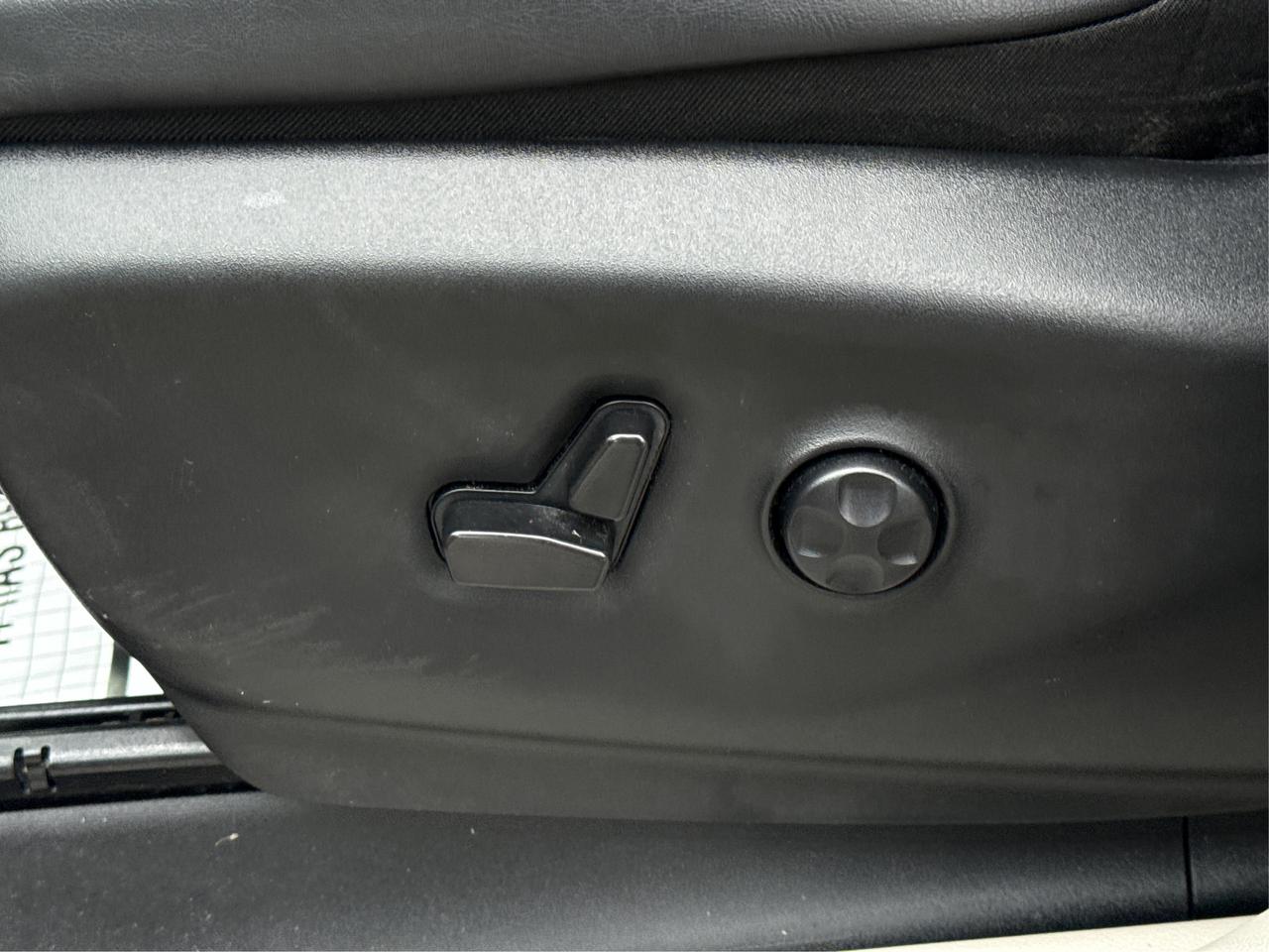 2023 Chrysler Pacifica 7 PASS HEATED SEATS CLEAN WE FINANCE ALL CREDIT! Photo