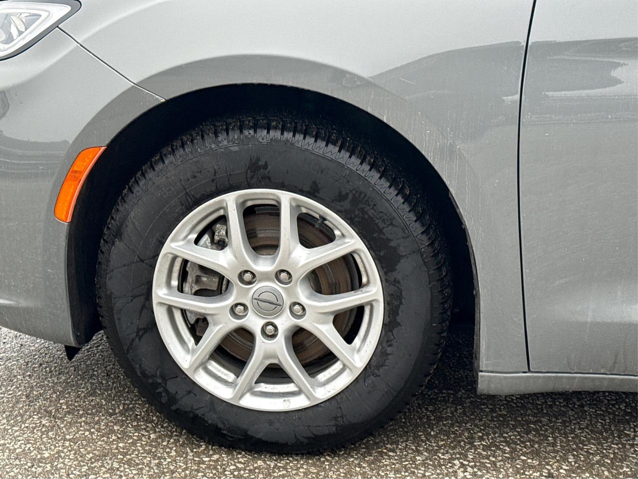 2023 Chrysler Pacifica 7 PASS HEATED SEATS CLEAN WE FINANCE ALL CREDIT! Photo