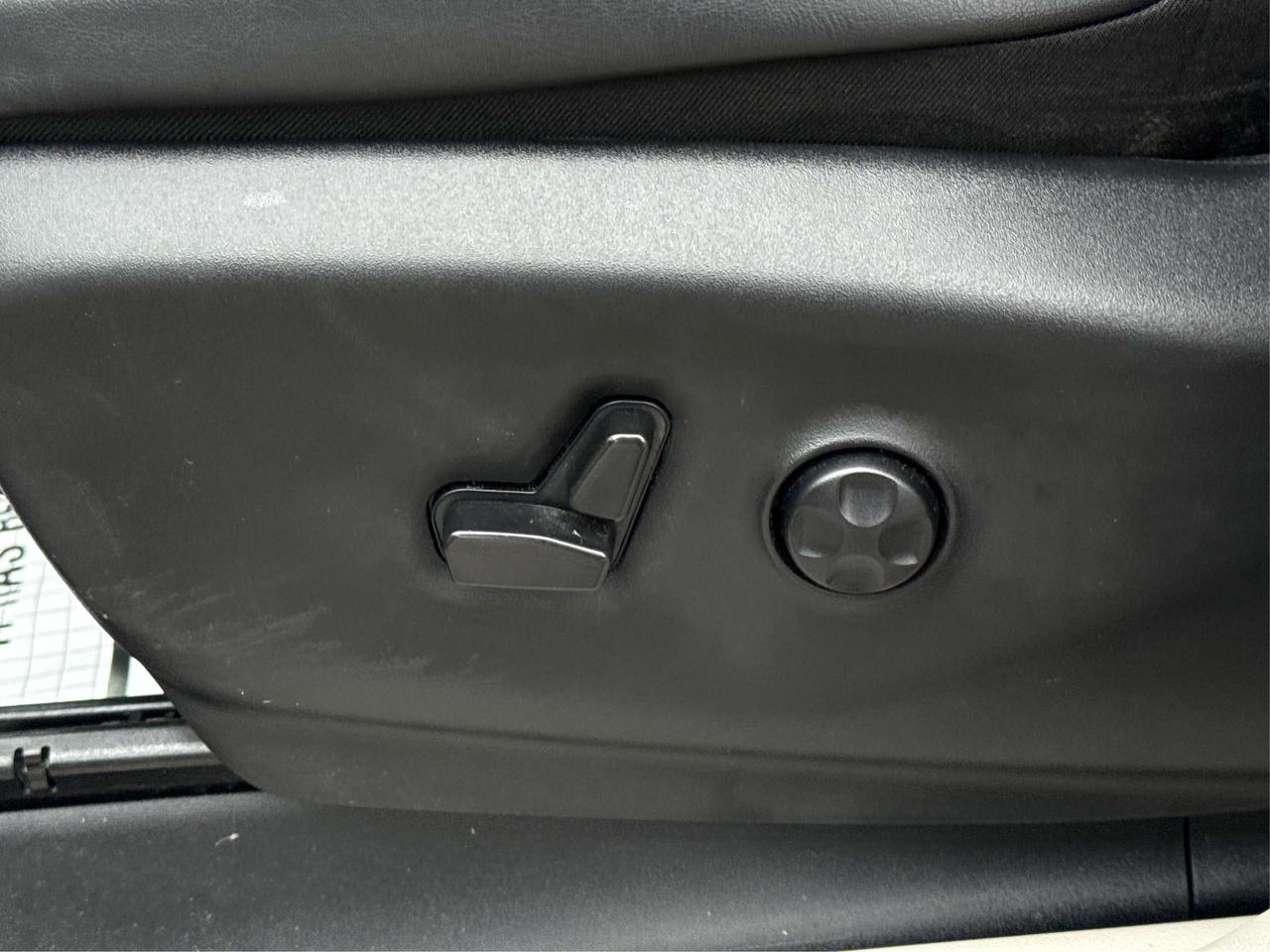 2023 Chrysler Pacifica 7 PASS HEATED SEATS CLEAN WE FINANCE ALL CREDIT! Photo