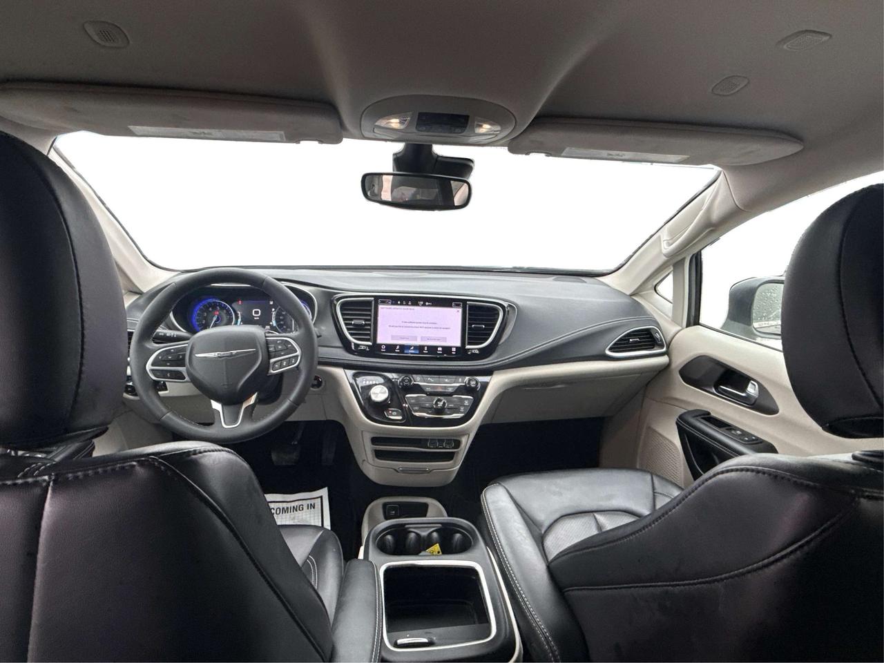 2023 Chrysler Pacifica 7 PASS HEATED SEATS CLEAN WE FINANCE ALL CREDIT! Photo