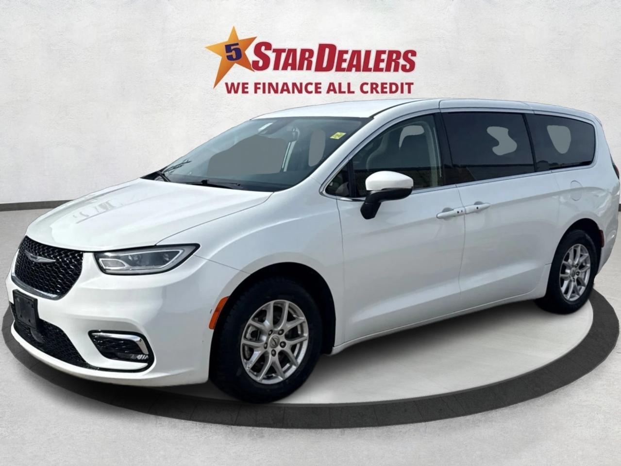 2023 Chrysler Pacifica 7 PASS HEATED SEATS LOADED WE FINANCE ALL CREDIT! Photo2