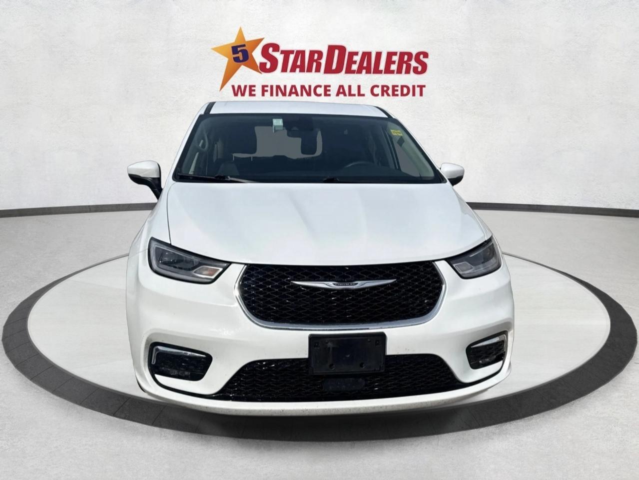 2023 Chrysler Pacifica 7 PASS HEATED SEATS LOADED WE FINANCE ALL CREDIT! Photo