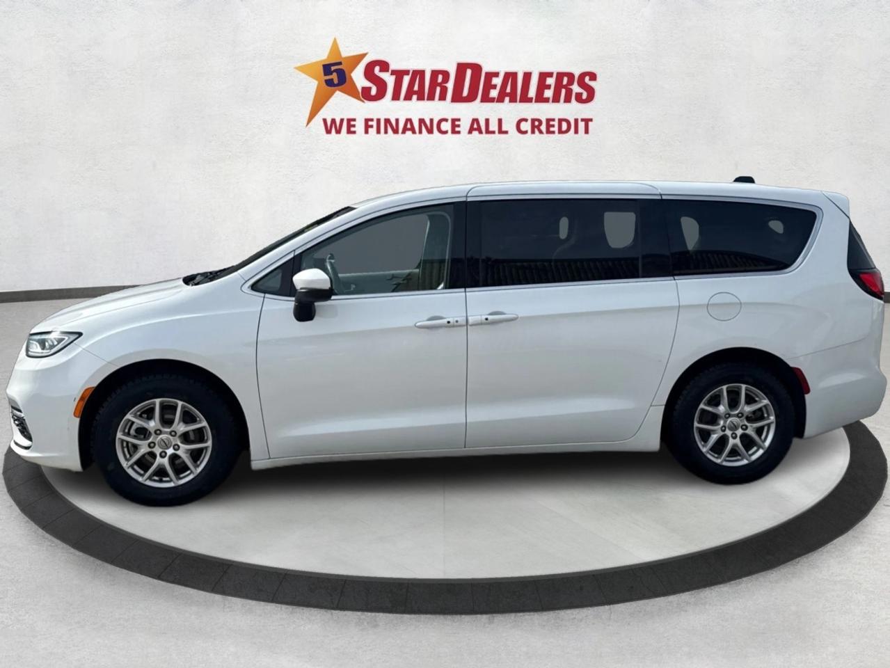 2023 Chrysler Pacifica 7 PASS HEATED SEATS LOADED WE FINANCE ALL CREDIT! Photo