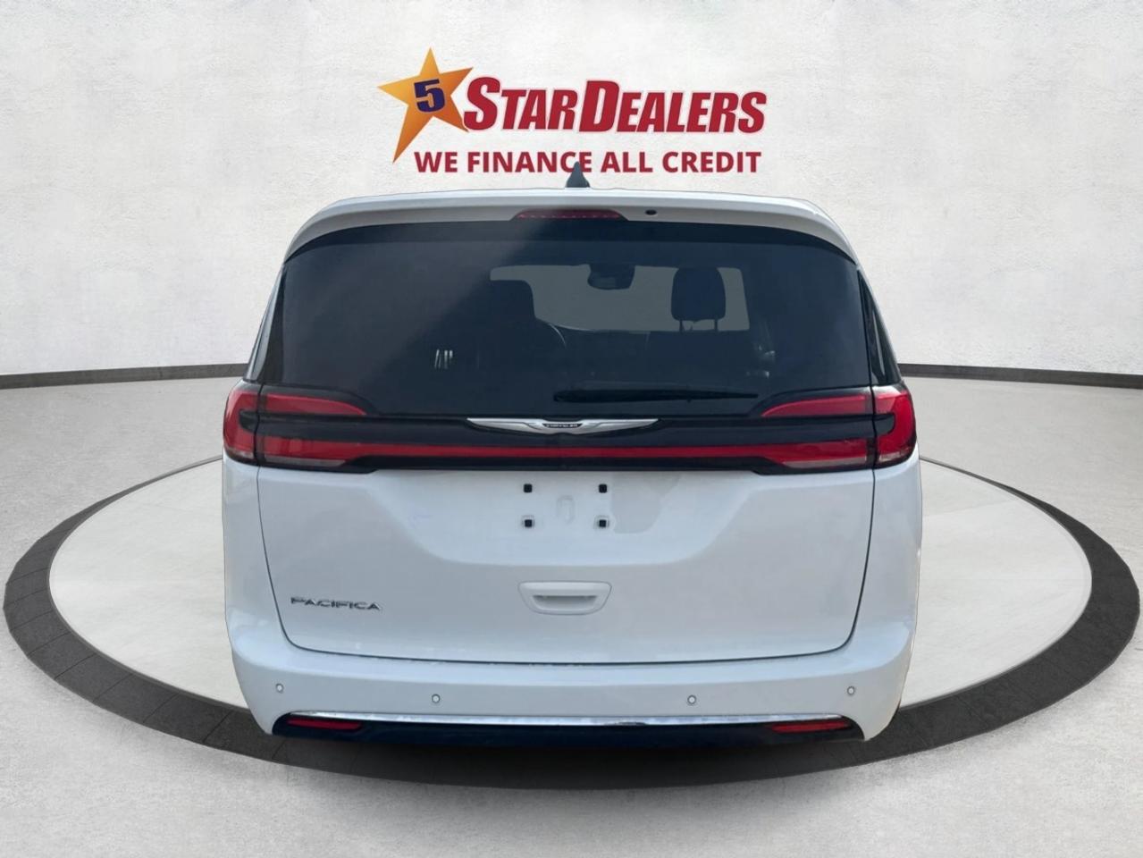 2023 Chrysler Pacifica 7 PASS HEATED SEATS LOADED WE FINANCE ALL CREDIT! Photo