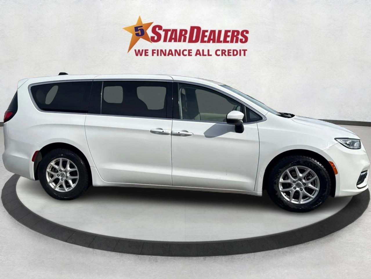 2023 Chrysler Pacifica 7 PASS HEATED SEATS LOADED WE FINANCE ALL CREDIT! Photo