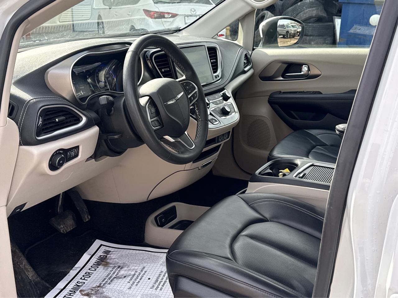 2023 Chrysler Pacifica 7 PASS HEATED SEATS LOADED WE FINANCE ALL CREDIT! Photo