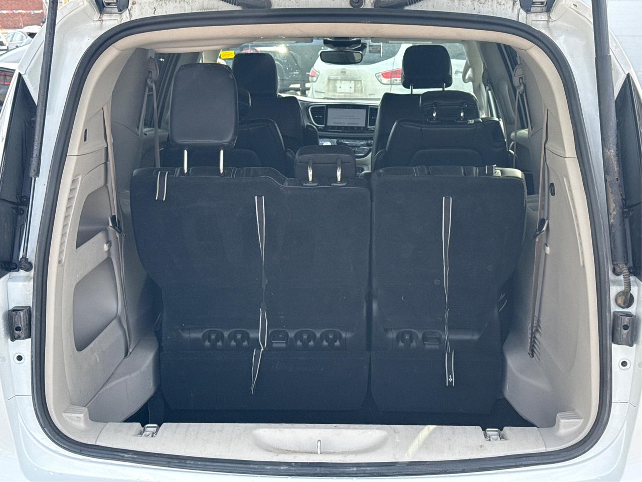 2023 Chrysler Pacifica 7 PASS HEATED SEATS LOADED WE FINANCE ALL CREDIT! Photo