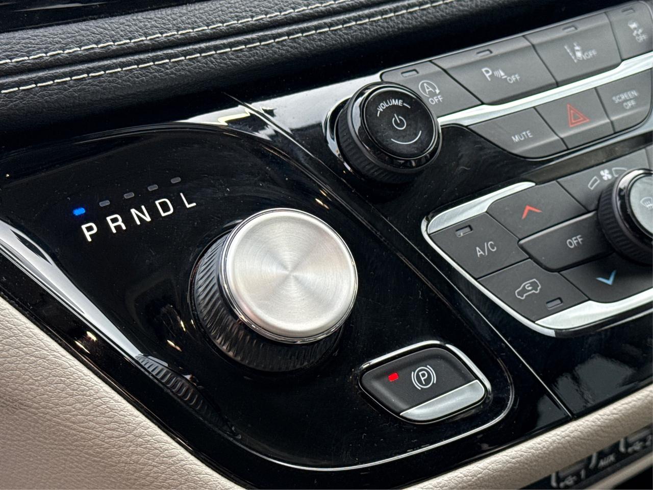 2023 Chrysler Pacifica 7 PASS HEATED SEATS LOADED WE FINANCE ALL CREDIT! Photo