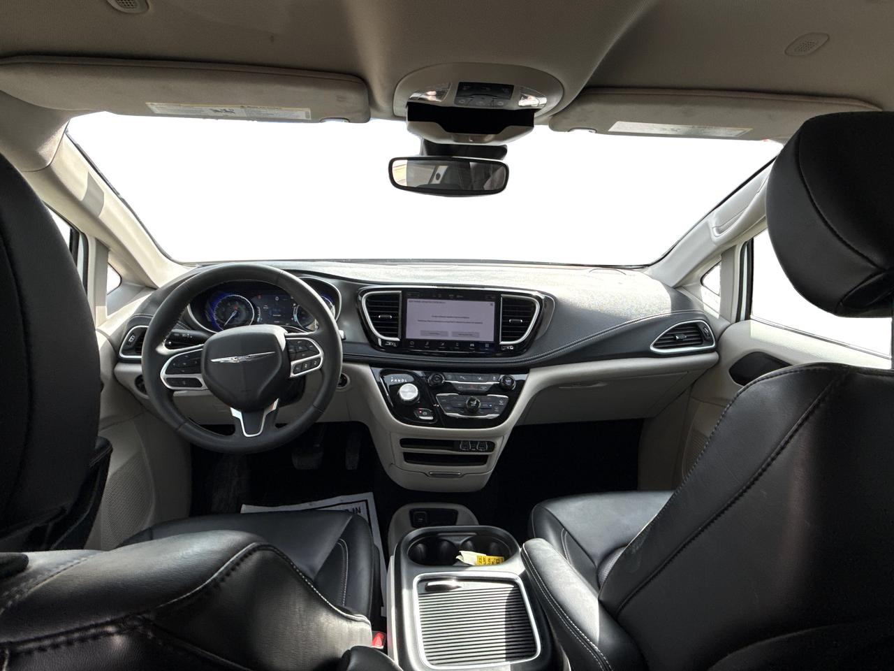 2023 Chrysler Pacifica 7 PASS HEATED SEATS LOADED WE FINANCE ALL CREDIT! Photo