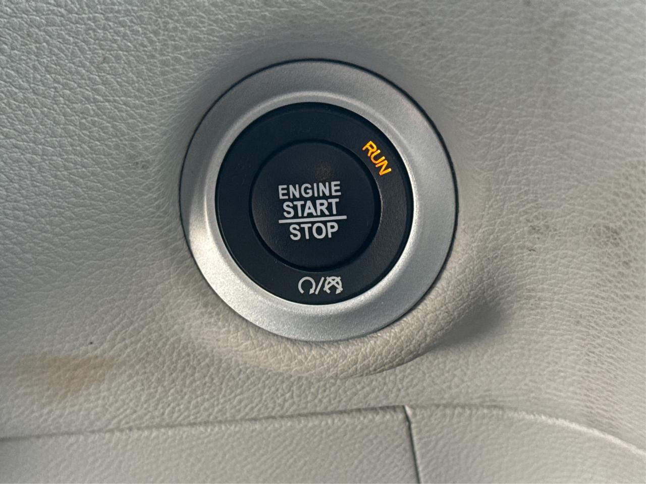 2023 Chrysler Pacifica 7 PASS HEATED SEATS LOADED WE FINANCE ALL CREDIT! Photo