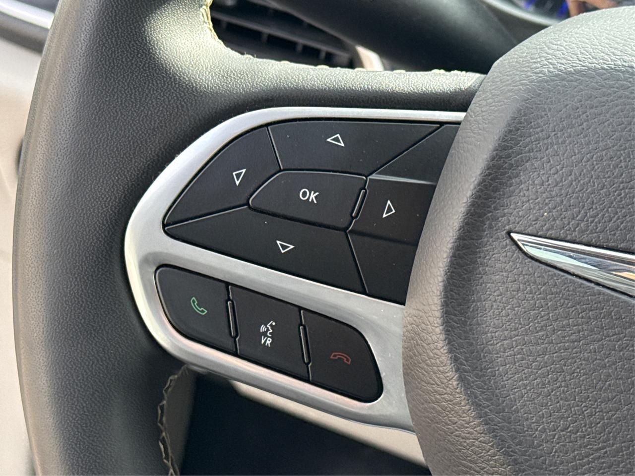 2023 Chrysler Pacifica 7 PASS HEATED SEATS LOADED WE FINANCE ALL CREDIT! Photo