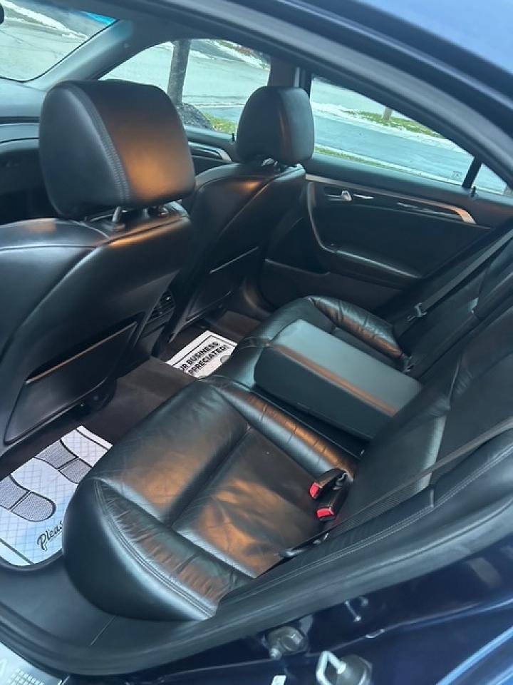 2005 Acura TL 4dr Sdn Auto   LOW KMS   ONE OWNER DEALER SERVICED Photo