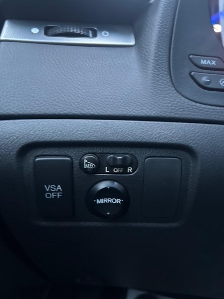 2005 Acura TL 4dr Sdn Auto   LOW KMS   ONE OWNER DEALER SERVICED Photo