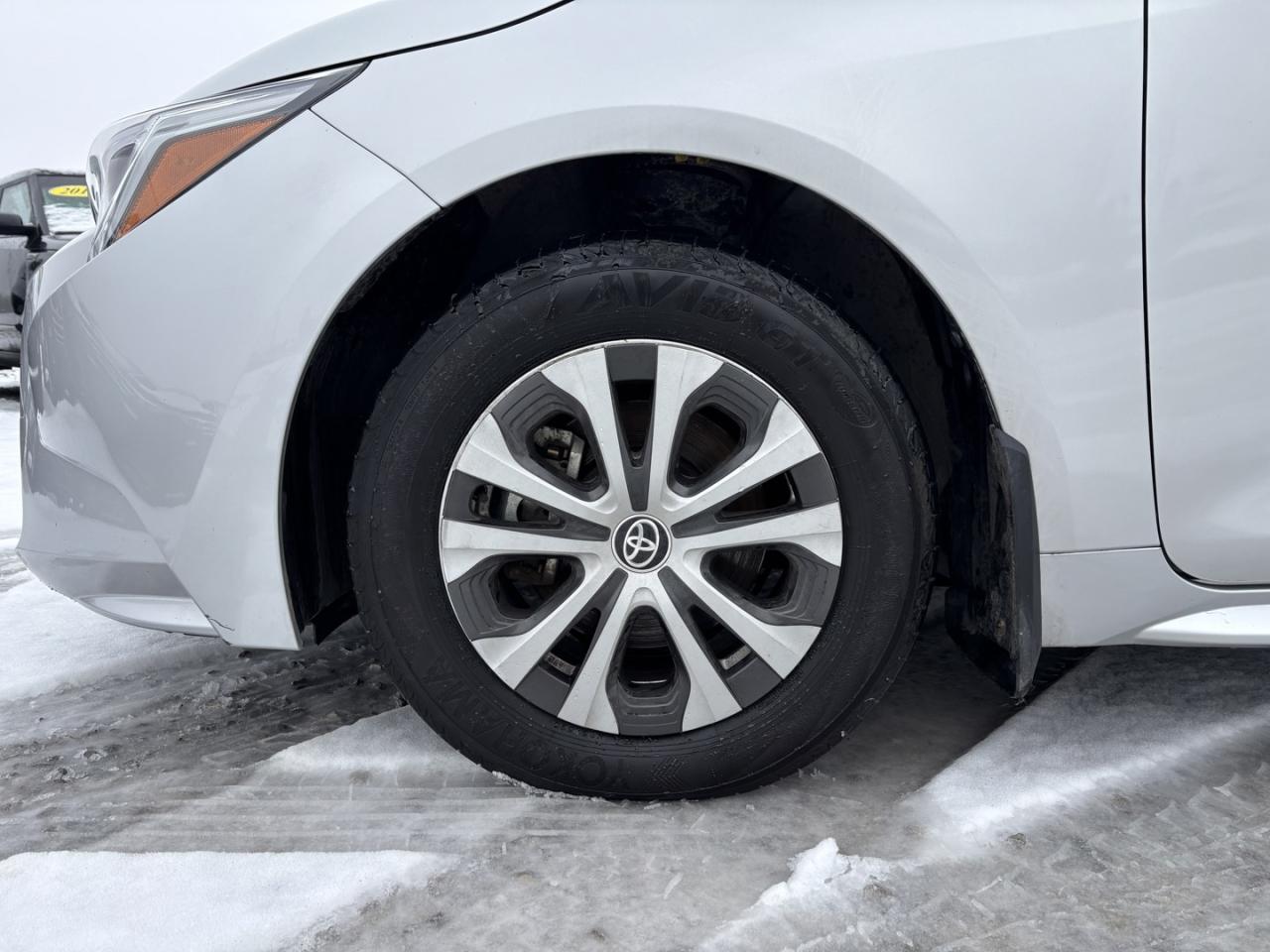 2023 Toyota Corolla LE HYBRID~38,000 KMS~CLEAN TITLE~ Photo