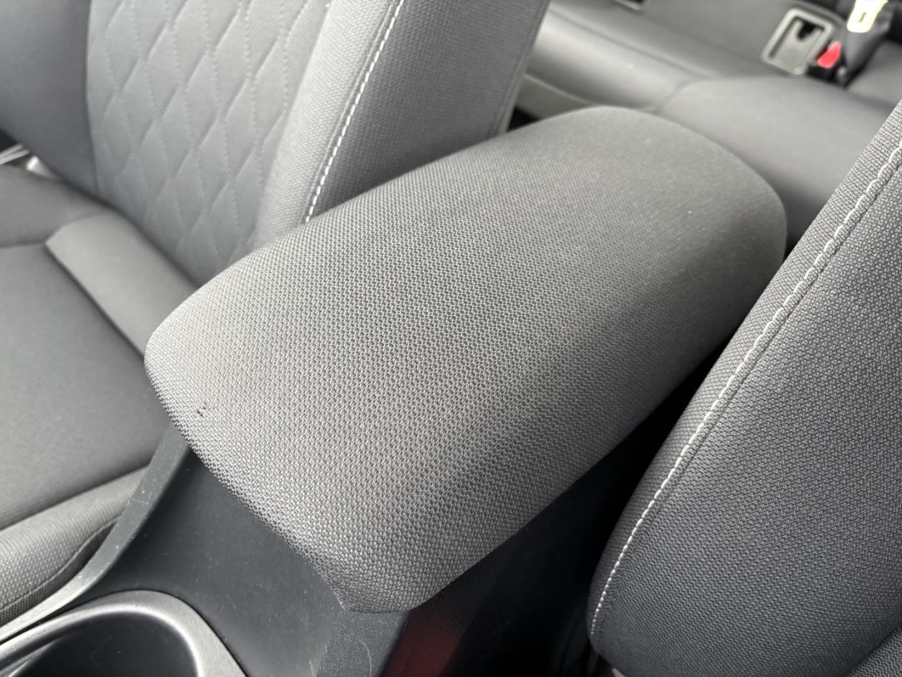 2023 Toyota Corolla LE HYBRID~38,000 KMS~CLEAN TITLE~ Photo