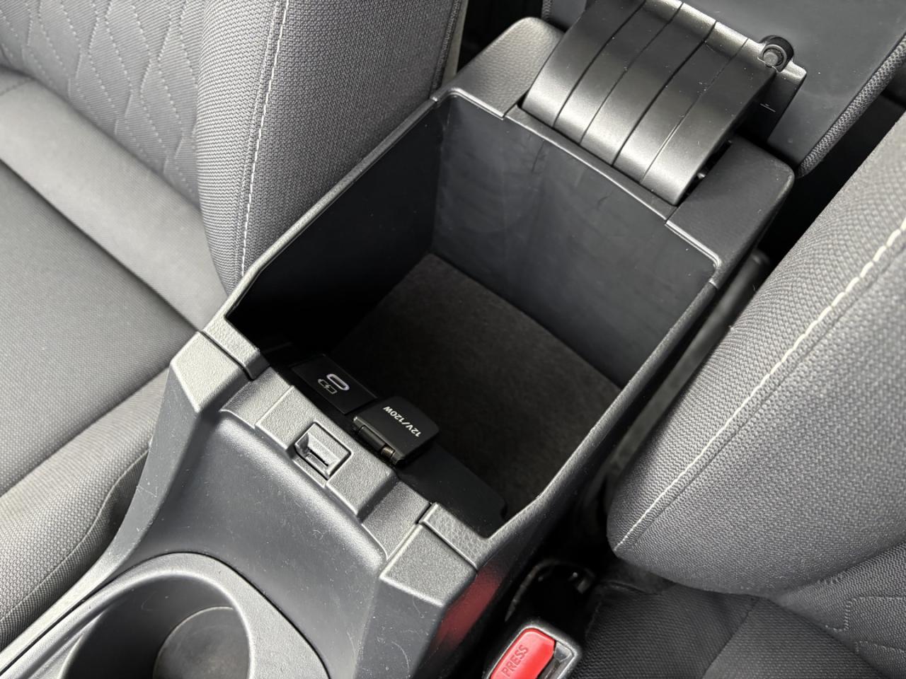 2023 Toyota Corolla LE HYBRID~38,000 KMS~CLEAN TITLE~ Photo