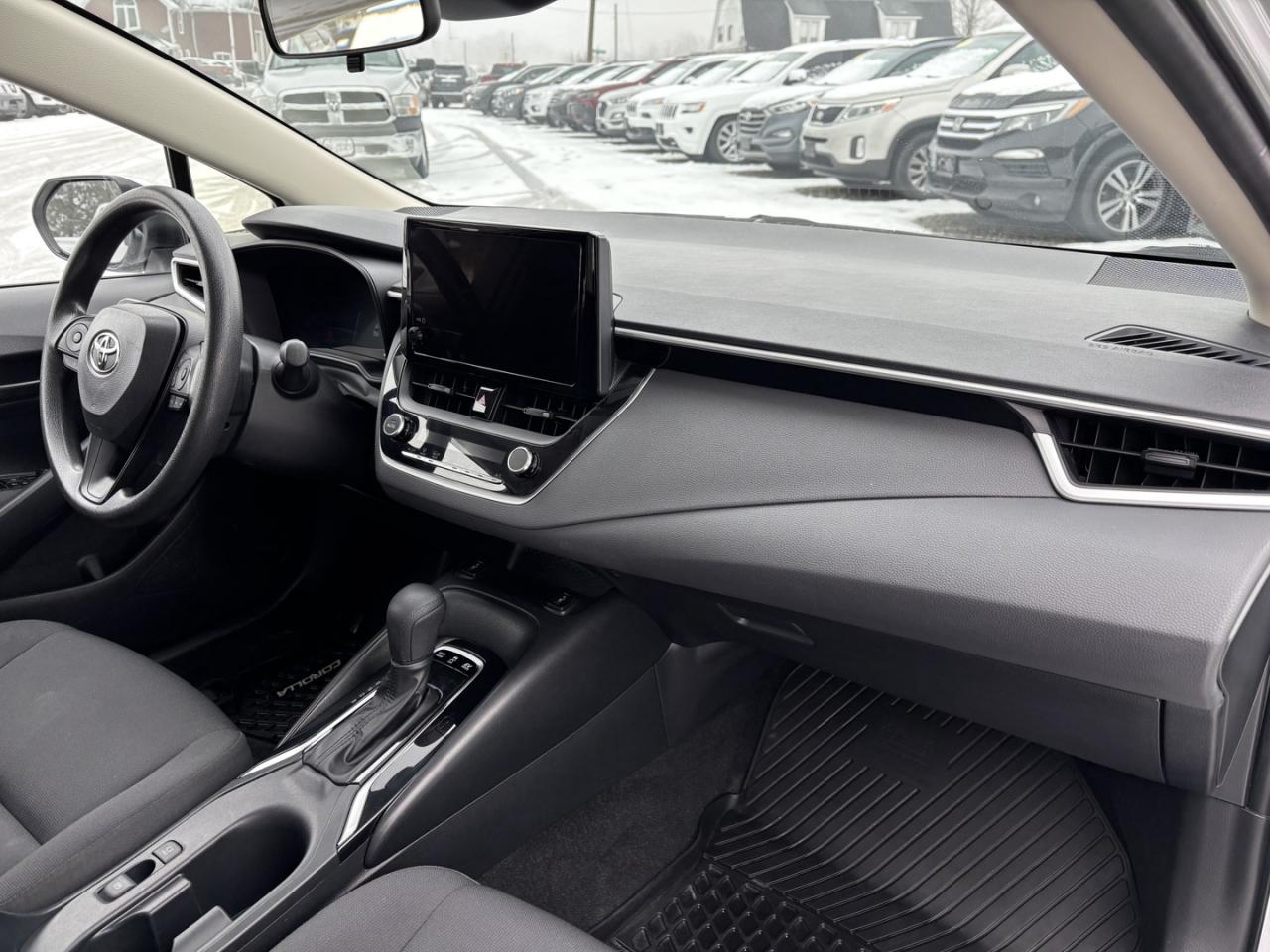 2023 Toyota Corolla LE HYBRID~38,000 KMS~No Accidents!~ Photo