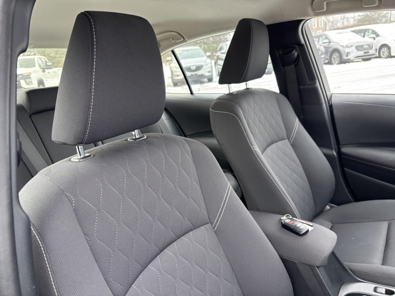 2023 Toyota Corolla LE HYBRID~38,000 KMS~CLEAN TITLE~ Photo