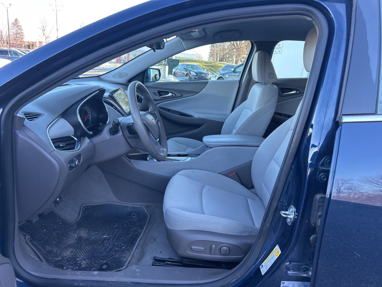 2020 Chevrolet Malibu LT   Clean Carfax Photo