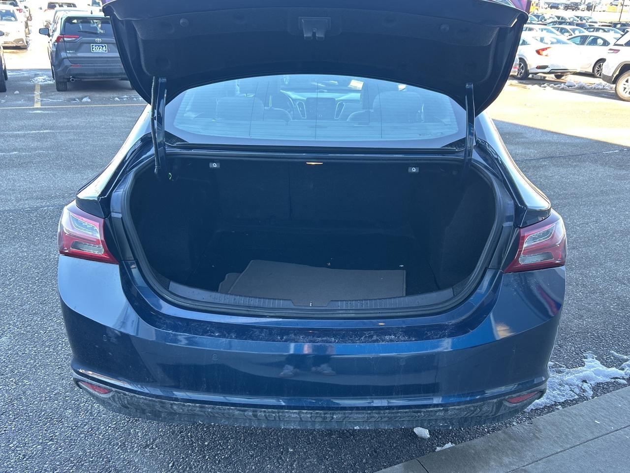 2020 Chevrolet Malibu LT   Clean Carfax Photo4