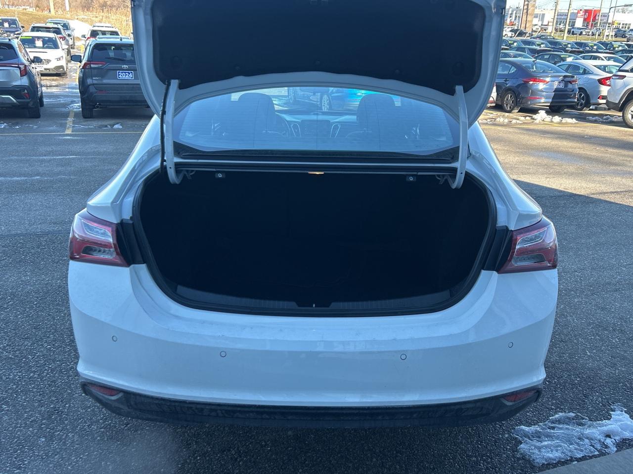 2021 Chevrolet Malibu LT   Clean Carfax Photo4