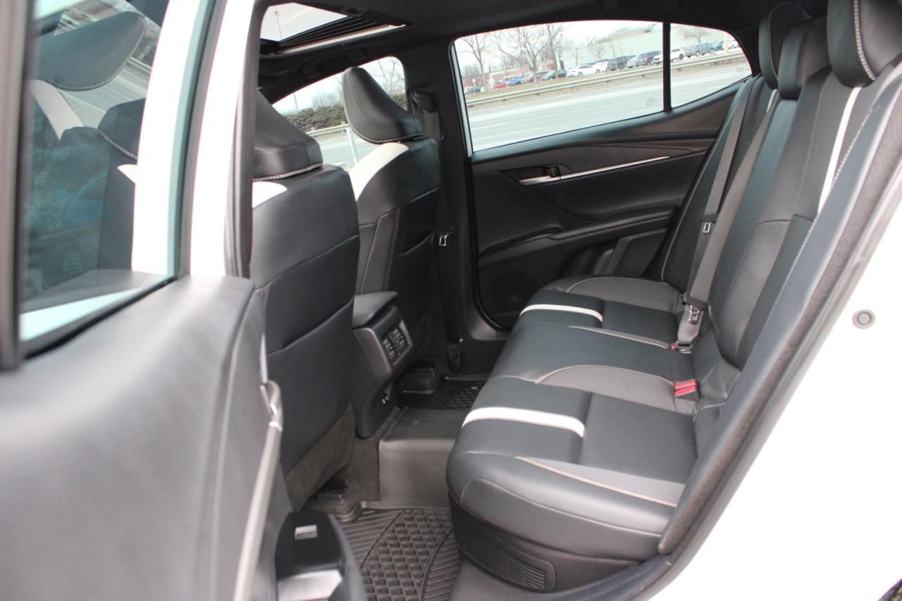 2025 Toyota Camry Hybrid SE Hybrids 2.5L No Accident $128/Weekly Certified Photo